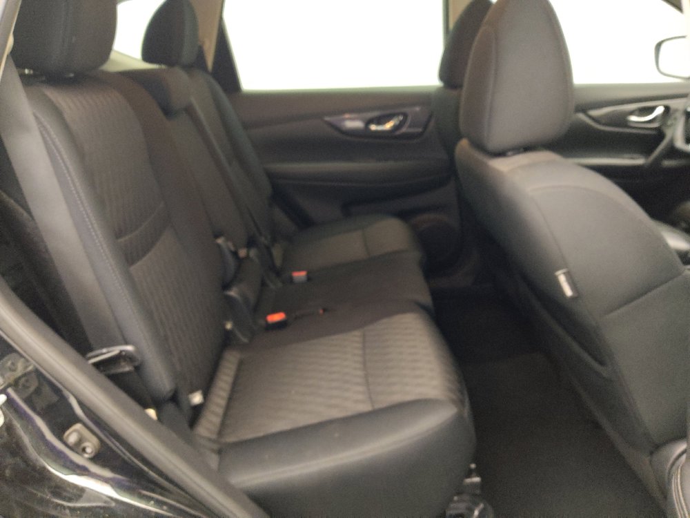 Used 2018 Nissan Rogue S image 19