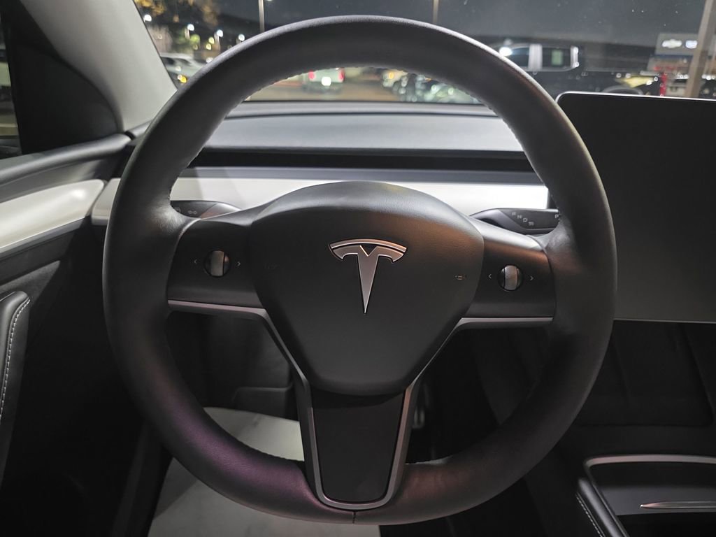 Used 2022 Tesla Model Y Performance image 14