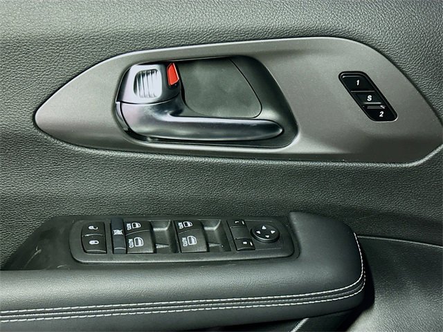 New 2026 Chrysler Pacifica Select image 12