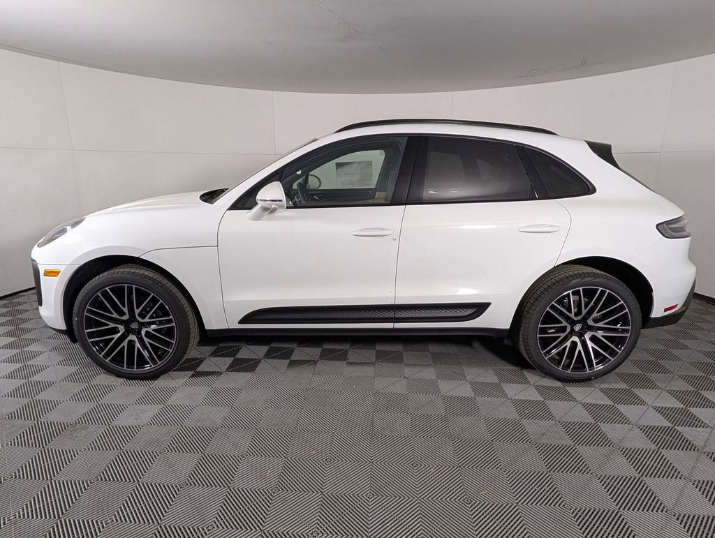 New 2026 Porsche Macan image 2