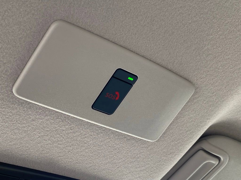 New 2025 Nissan Versa SR w/ Trunk Package image 29