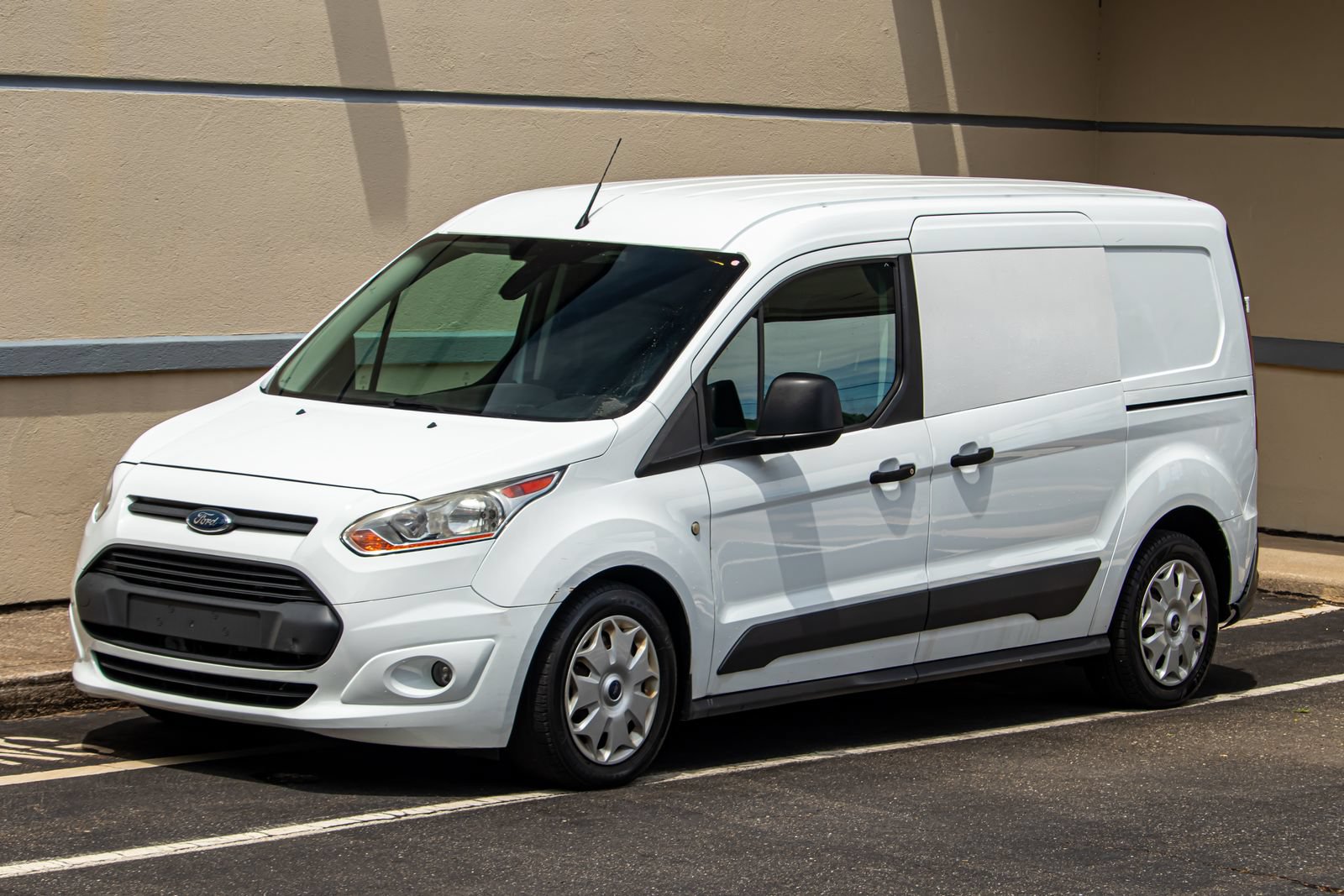 Used 2017 Ford Transit Connect XLT FWD image 1
