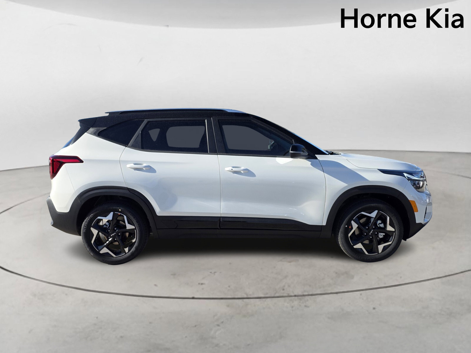 New 2026 Kia Seltos S image 3