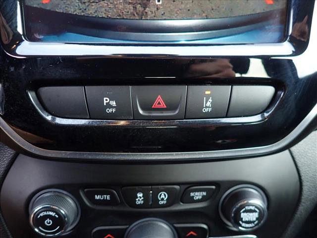 Used 2020 Jeep Cherokee Limited w/ Trailer Tow Group AWD/4WD image 19