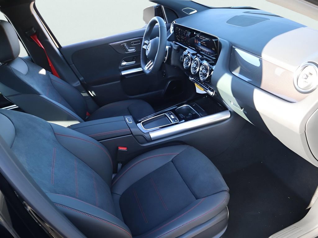 New 2026 Mercedes-Benz GLA 35 AMG 4MATIC image 16