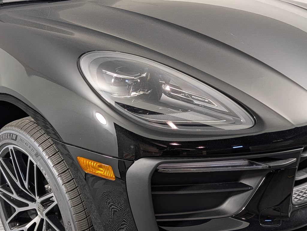 New 2026 Porsche Macan AWD/4WD image 15