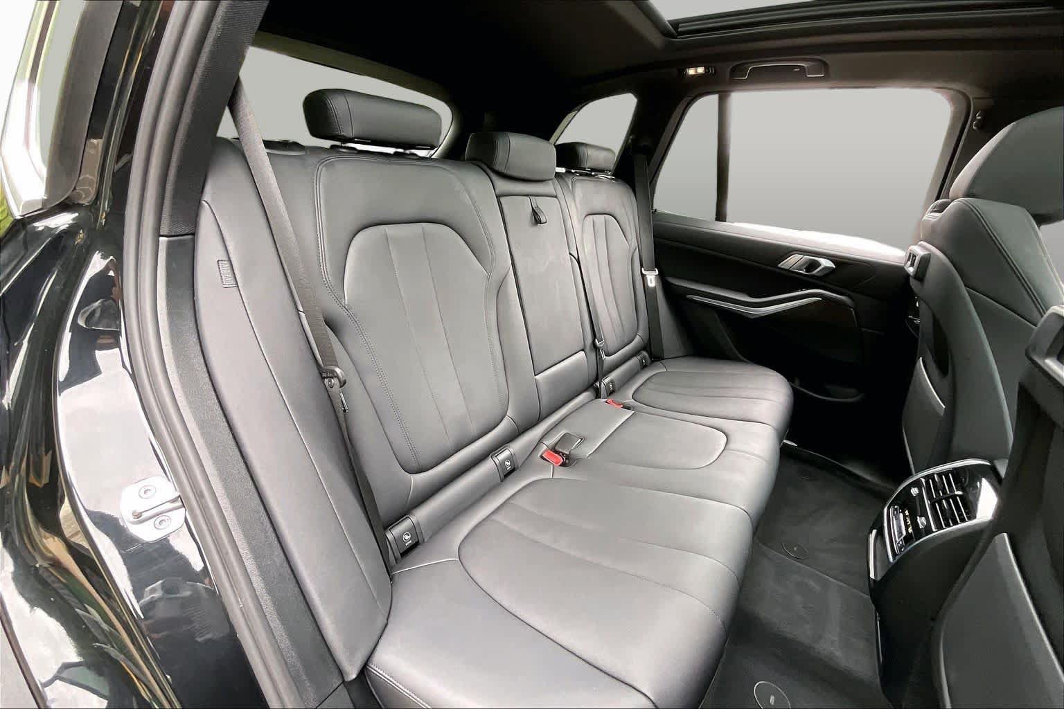 Used 2022 BMW X5 xDrive40i w/ Premium Package AWD/4WD image 19