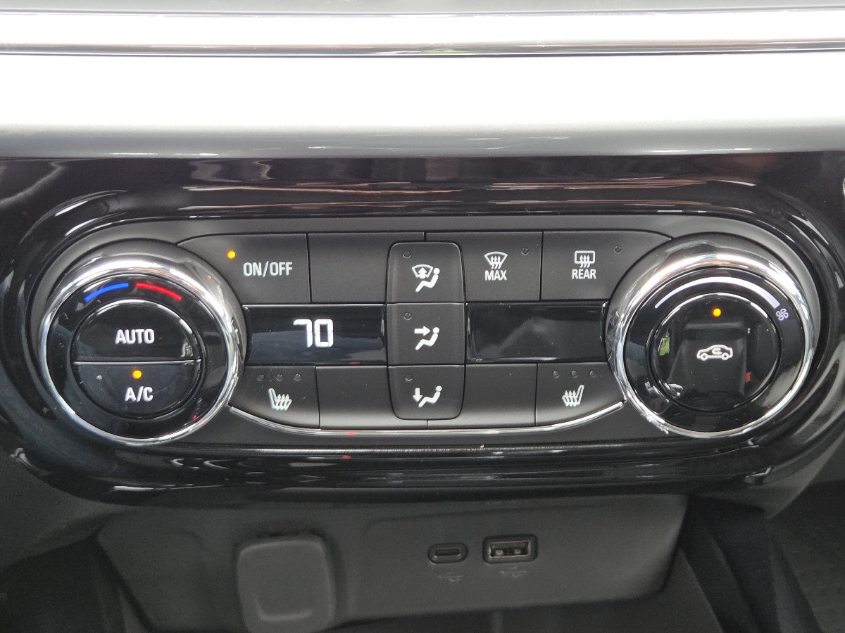 New 2026 Chevrolet Trax LT w/ Driver Confidence Package FWD image 35