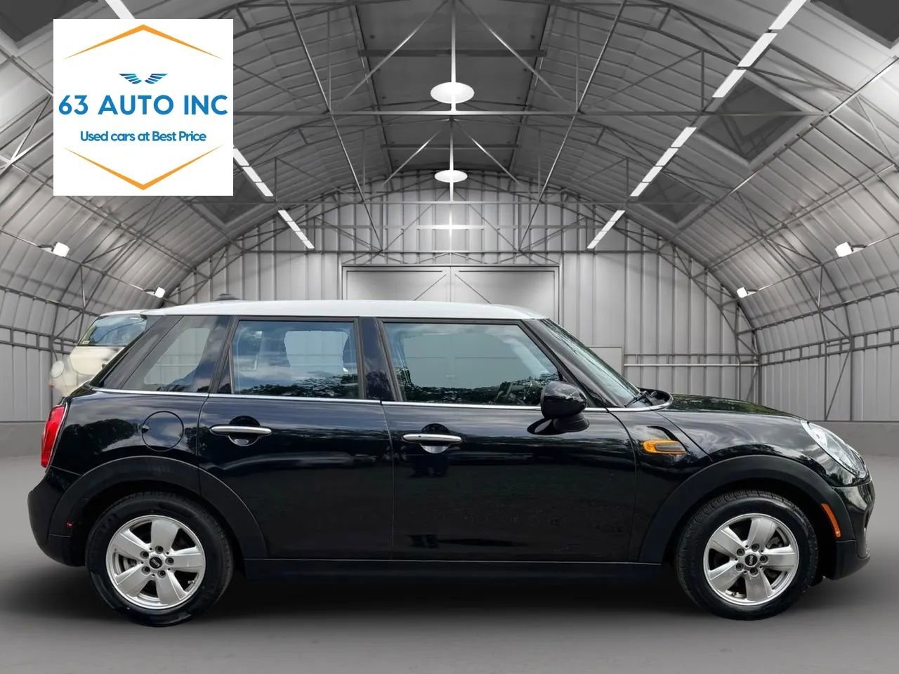Used 2016 MINI Cooper 4-Door Hardtop w/ Premium Package FWD image 6