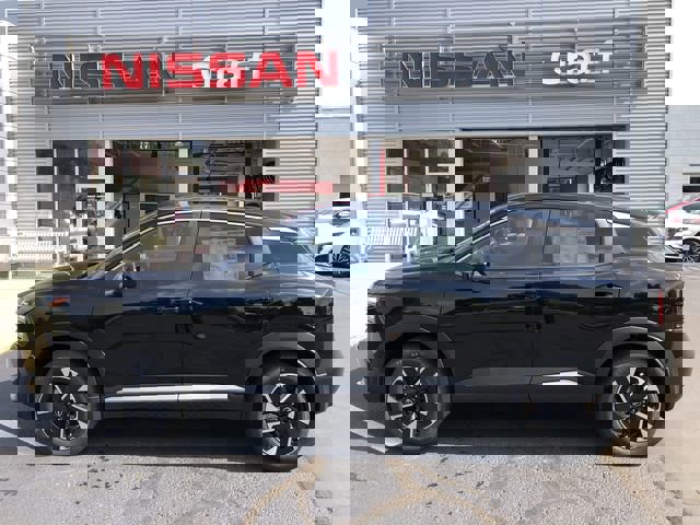 New 2025 Nissan Kicks SV