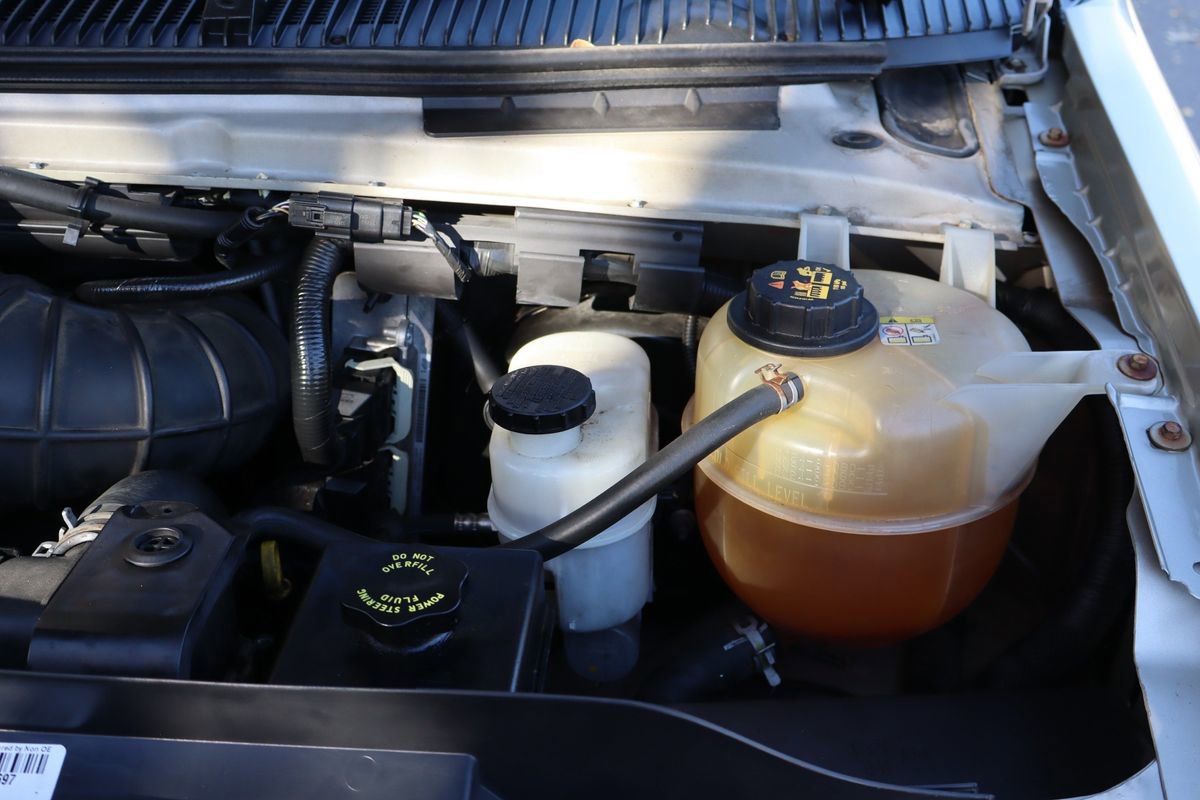 Used 2009 Ford E-350 and Econoline 350 Super Duty Wagon image 40