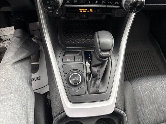 Used 2021 Toyota RAV4 XLE w/ Convenience Package AWD/4WD image 23