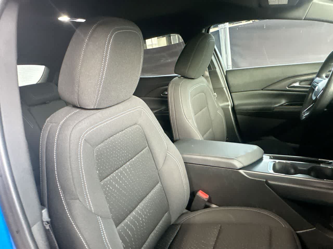 Used 2025 Chevrolet Equinox EV LT FWD image 27