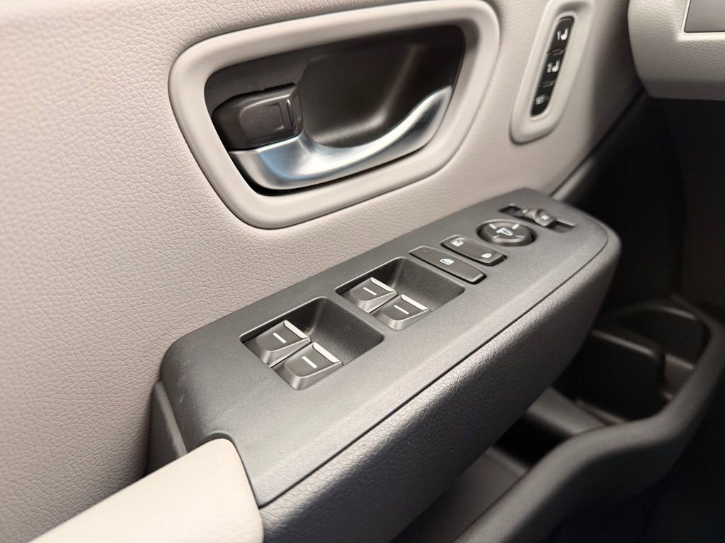 New 2025 Honda Pilot Touring image 13