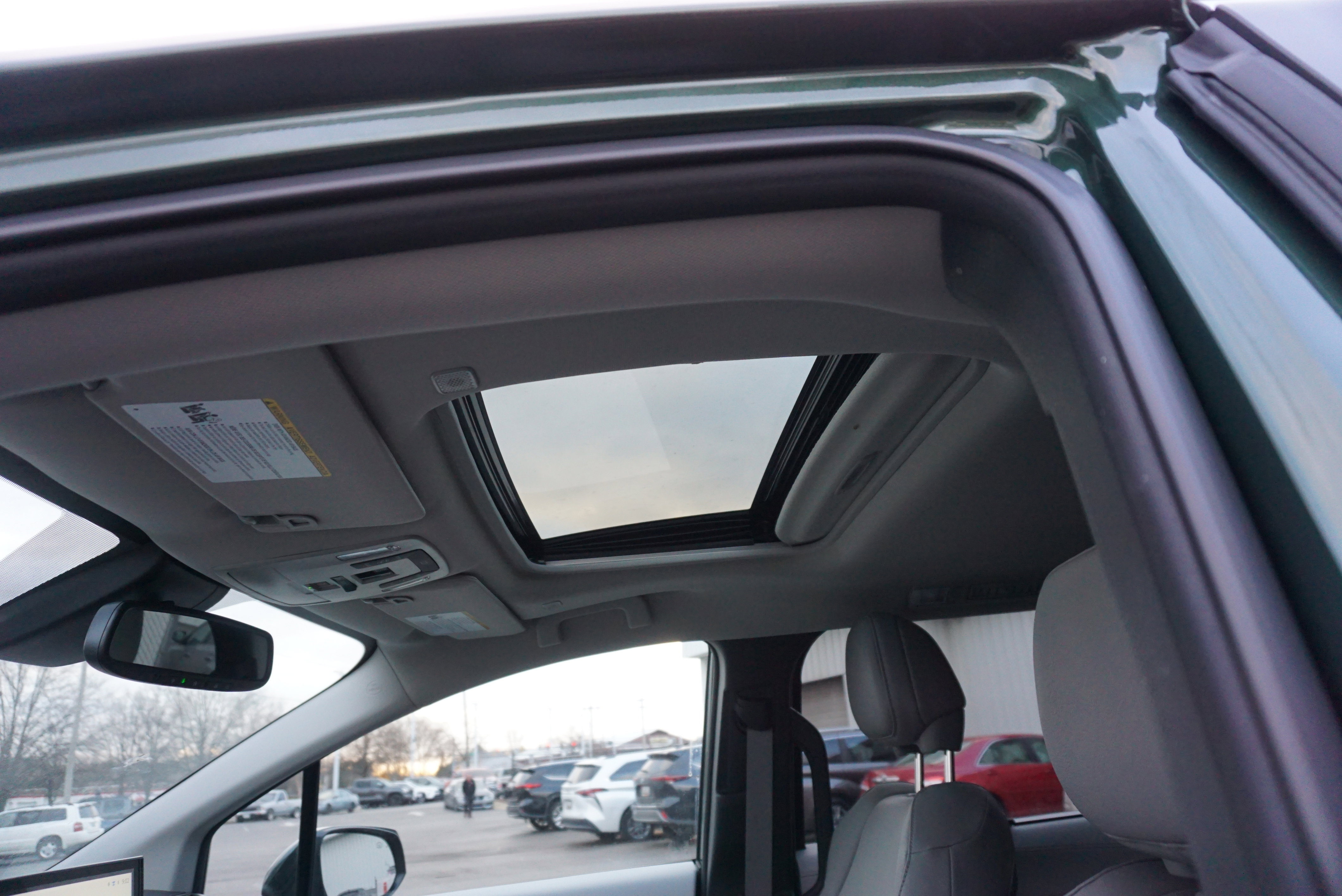 Used 2025 Toyota Sienna XLE image 8