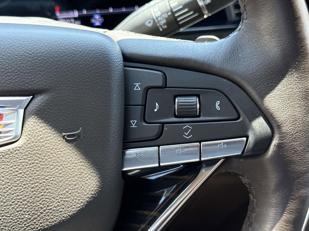 Used 2024 Cadillac Escalade ESV Premium Luxury AWD/4WD image 37