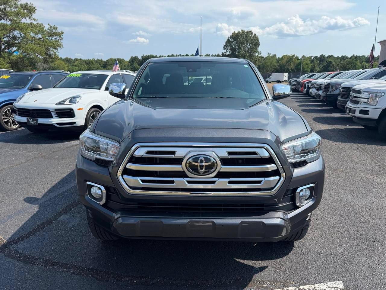 Used 2019 Toyota Tacoma Limited RWD image 2