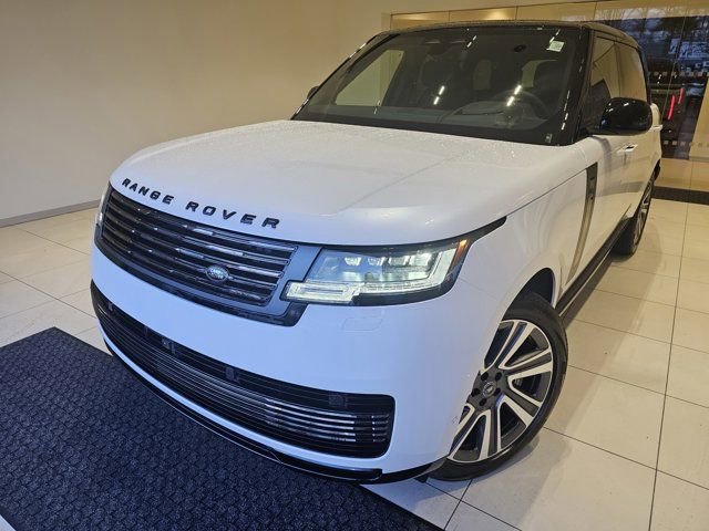 Used 2024 Land Rover Range Rover SV image 1