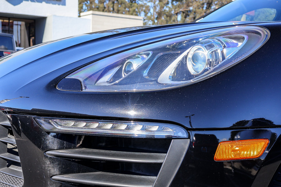Used 2018 Porsche Macan AWD/4WD image 23