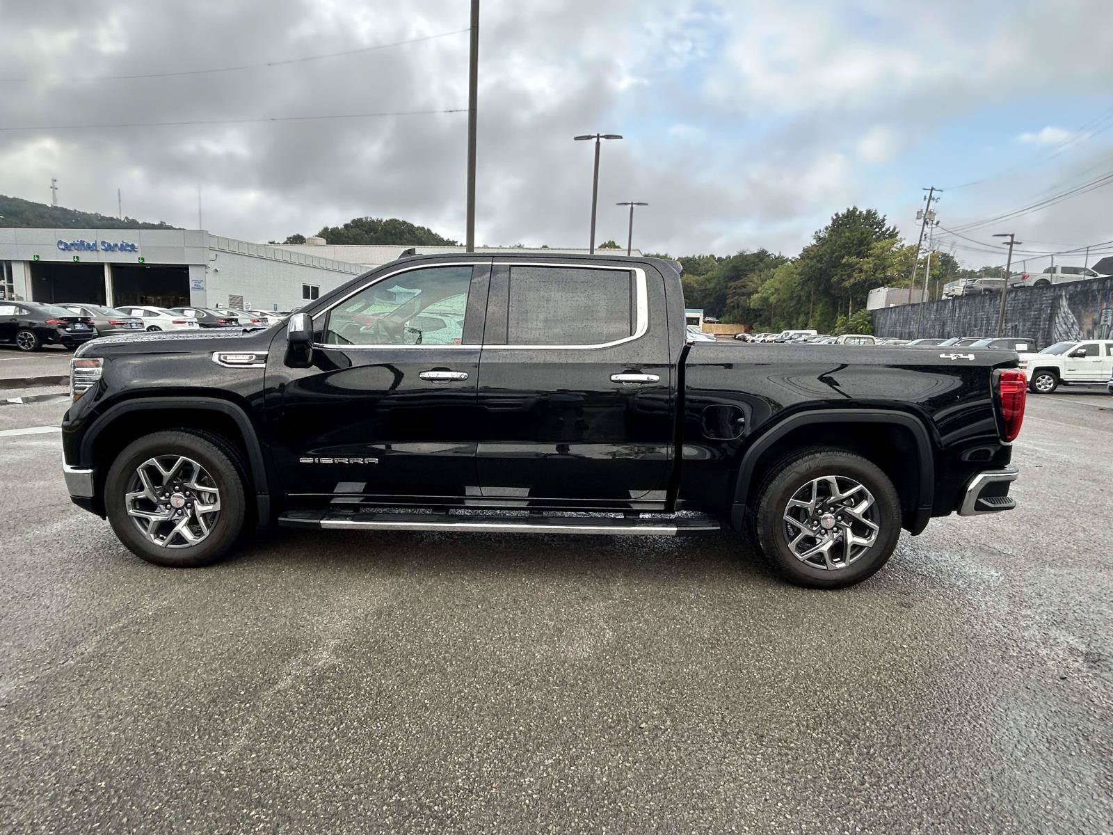 Used 2026 GMC Sierra 1500 SLT w/ SLT Premium Package AWD/4WD image 4