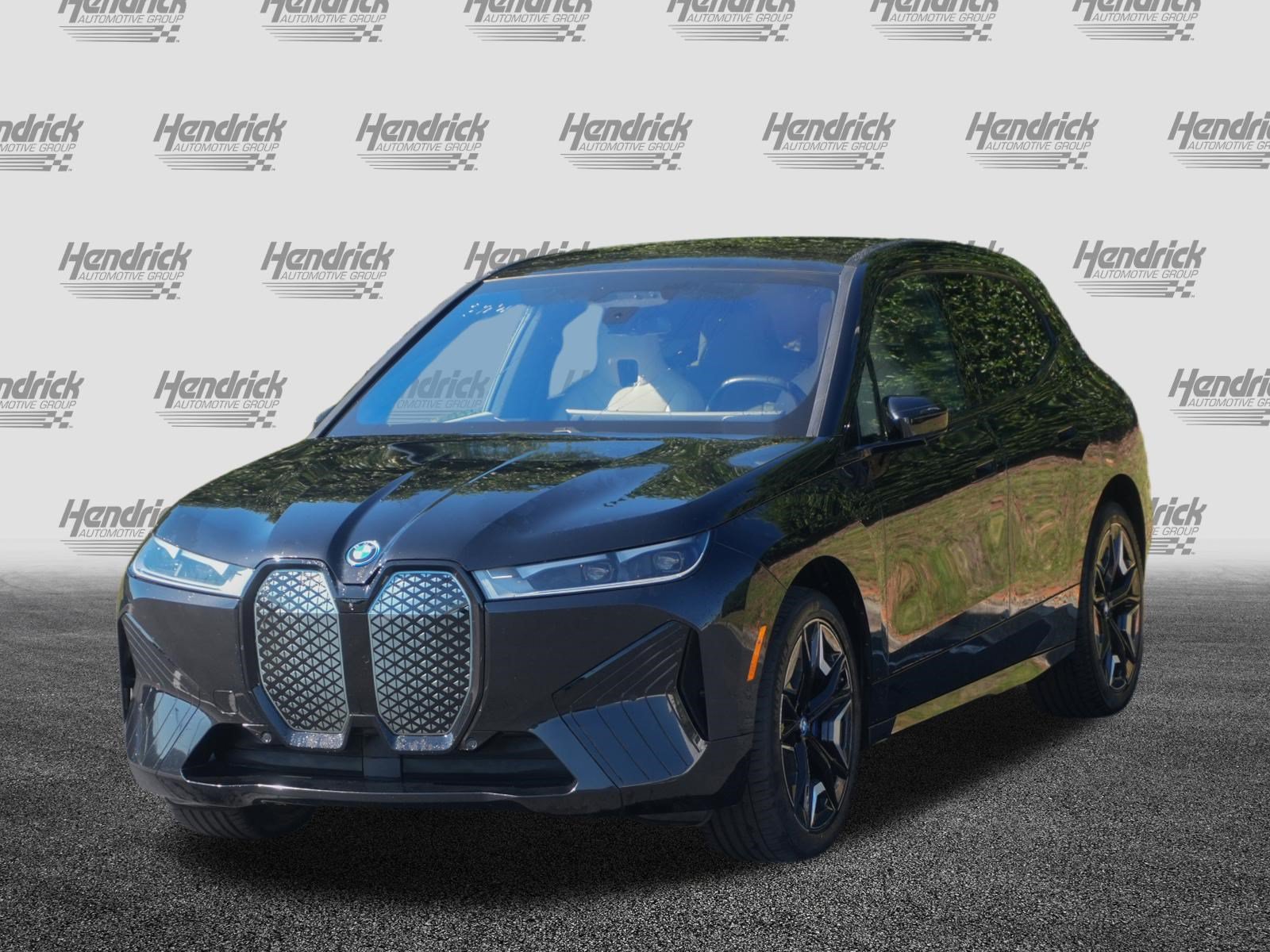 Certified 2024 BMW iX xDrive50 w/ Premium Package AWD/4WD image 3