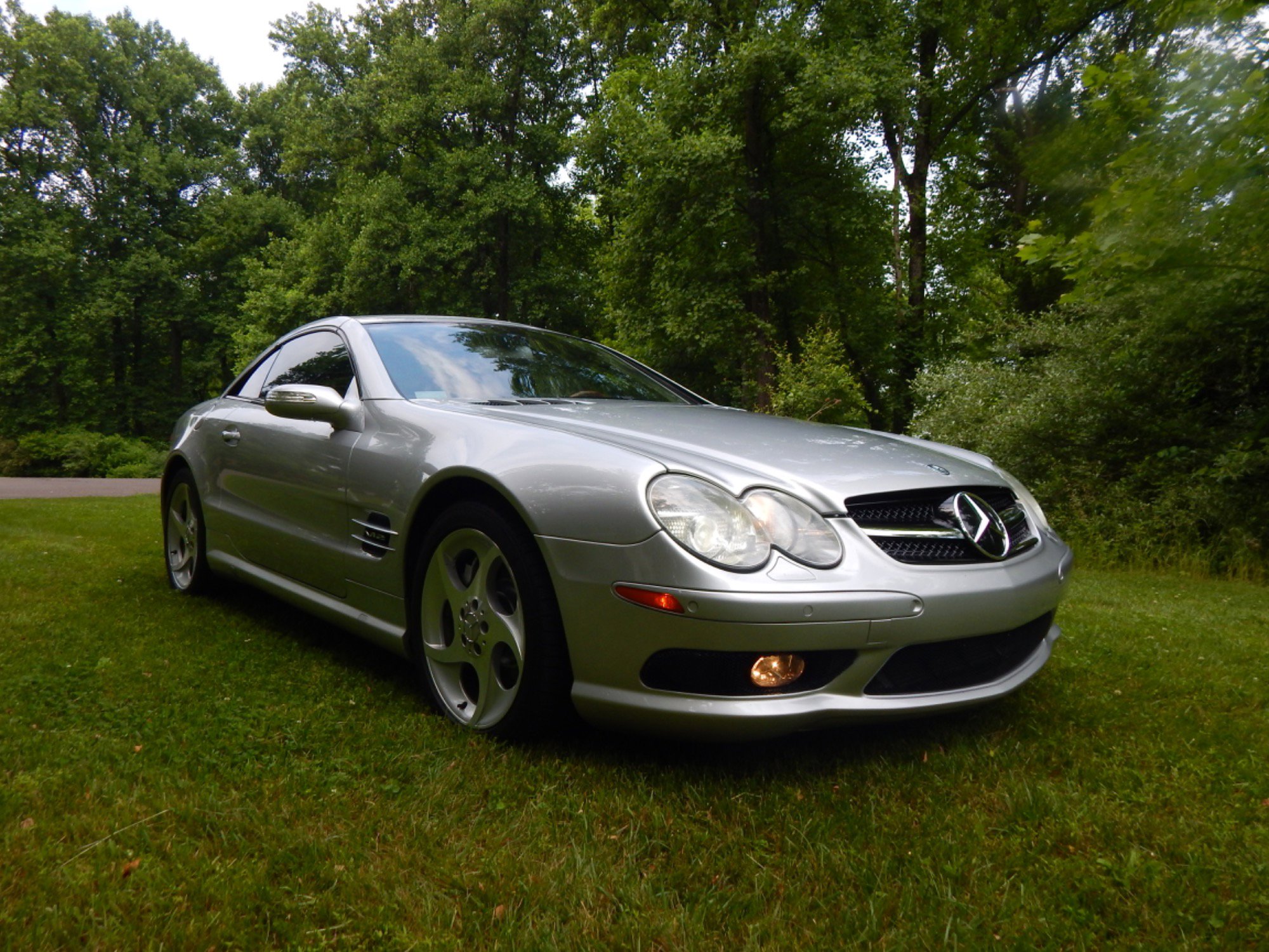 Used 2005 Mercedes-Benz SL 600 w/ AMG Sport Pkg image 13