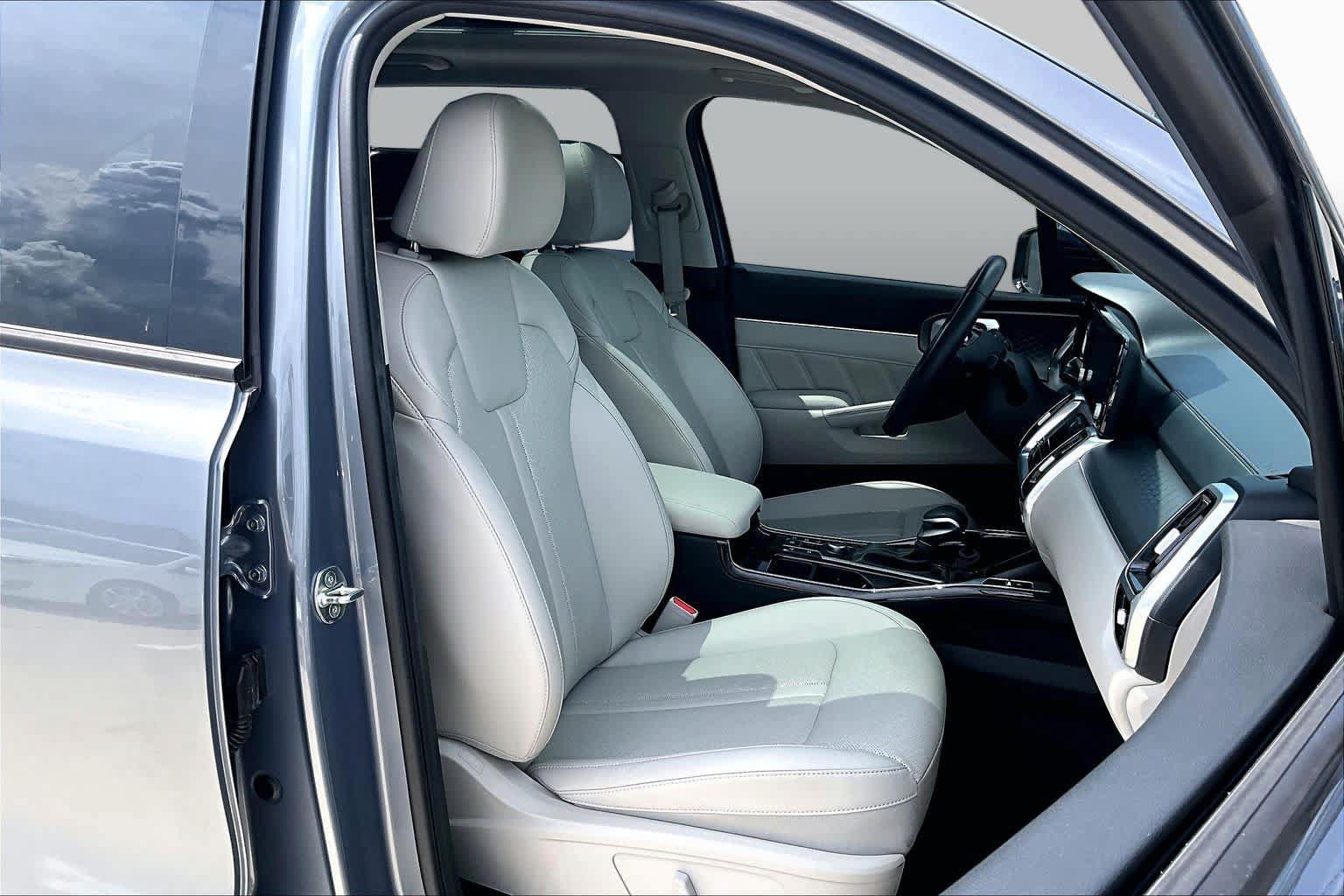 Certified 2023 Kia Sorento SX AWD/4WD image 9