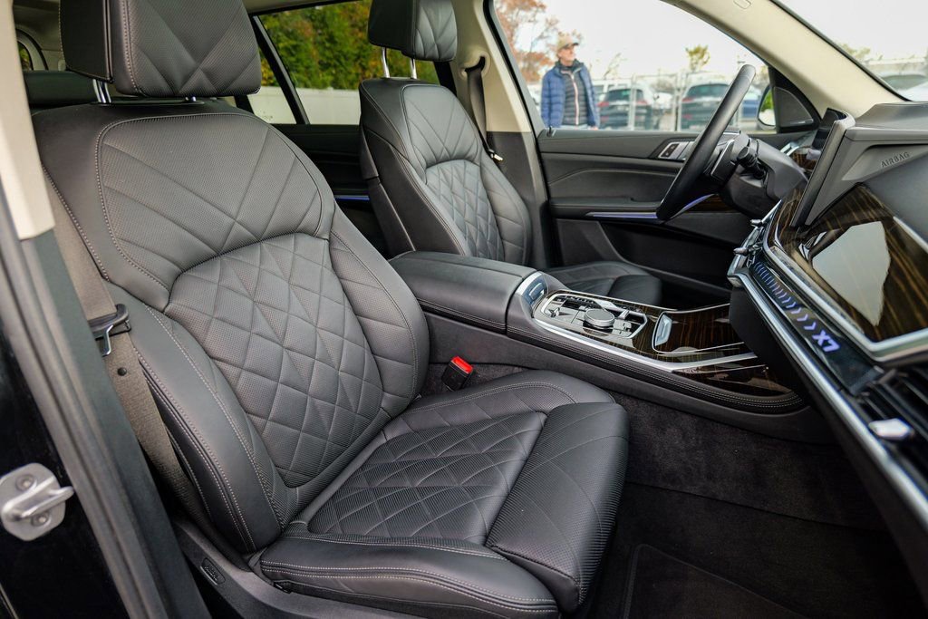 Used 2024 BMW X7 xDrive40i image 43