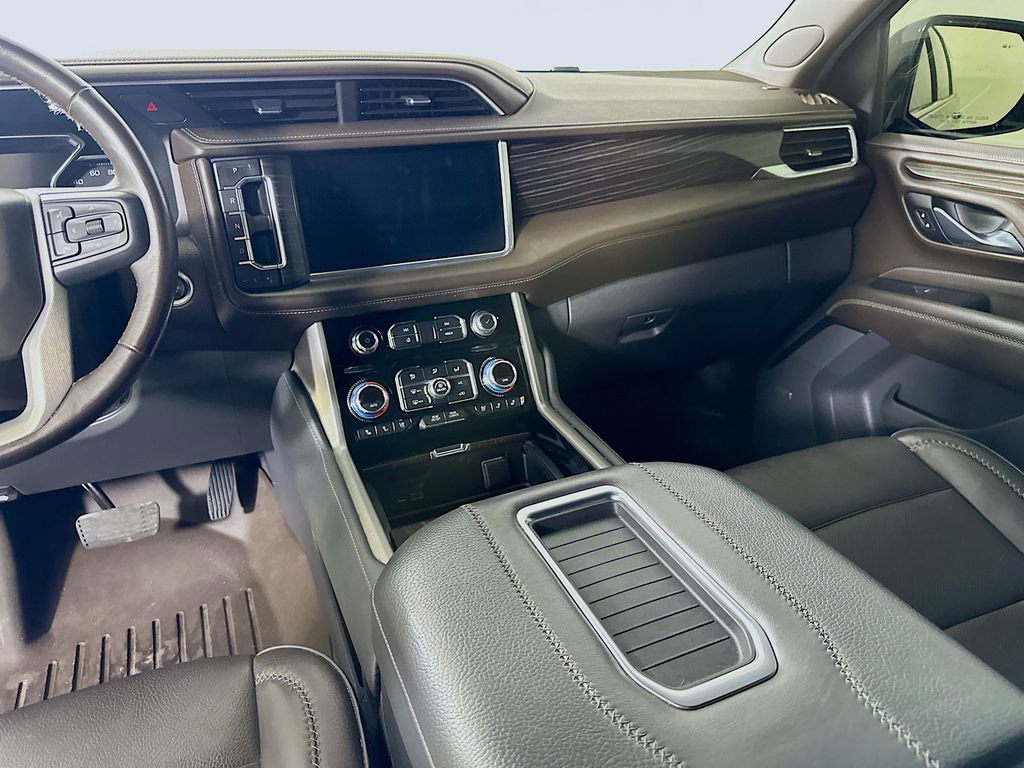 Used 2021 GMC Yukon XL Denali w/ Denali Premium Package image 20