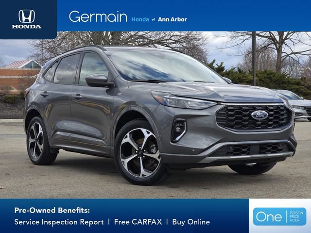 Used 2023 Ford Escape ST-Line Elite w/ Premium Technology Package image 2
