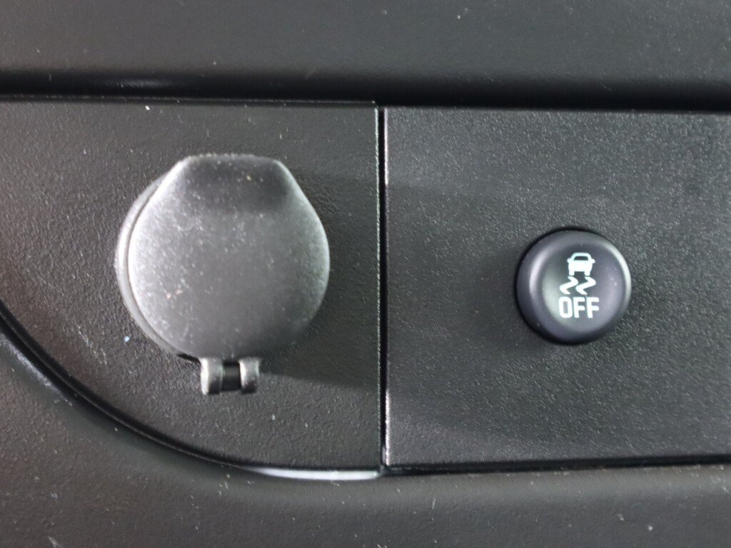 Used 2013 Chevrolet Express 1500 RWD image 18