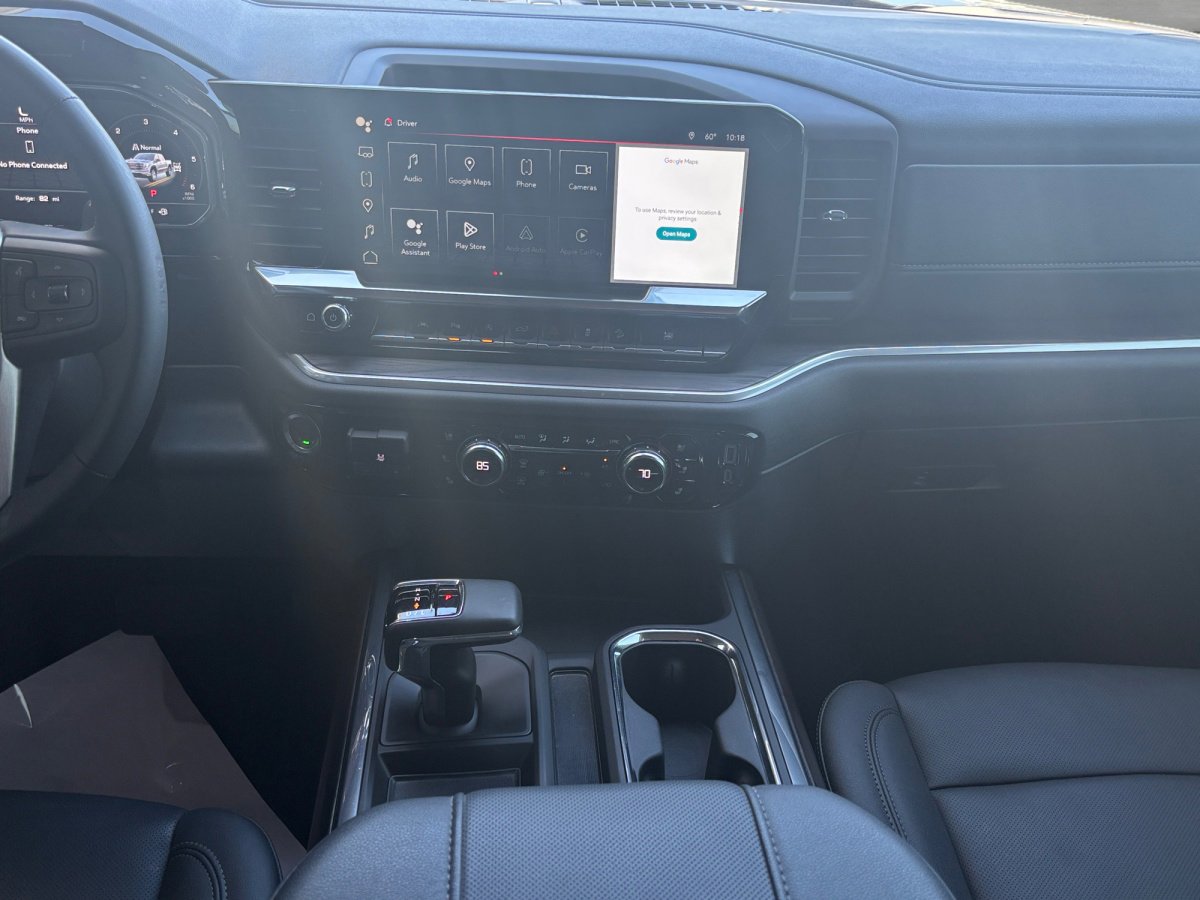 Certified 2025 GMC Sierra 1500 SLT image 3