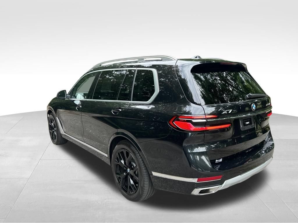 Used 2024 BMW X7 xDrive40i AWD/4WD image 3