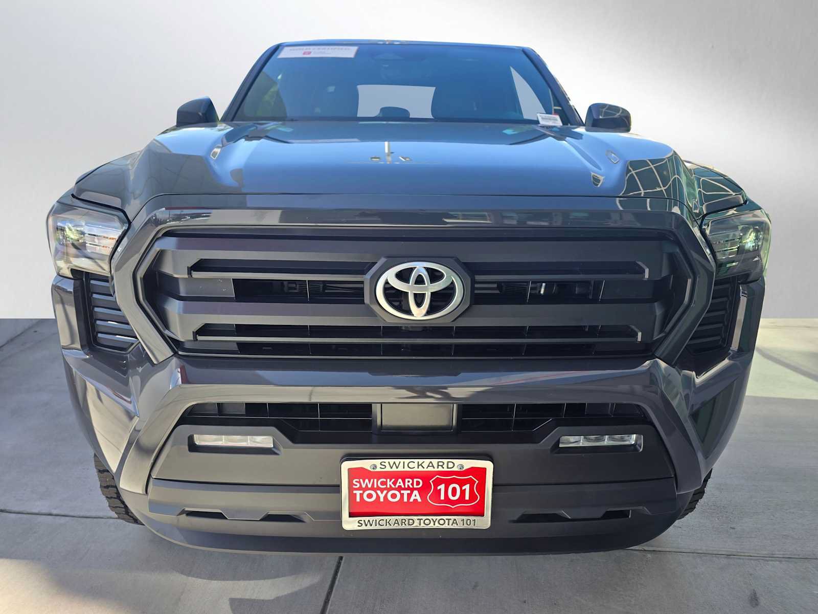 Used 2025 Toyota Tacoma SR5 AWD/4WD image 15