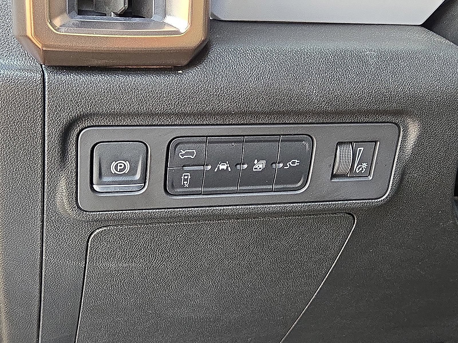 Used 2024 GMC Hummer EV 3X AWD/4WD image 23