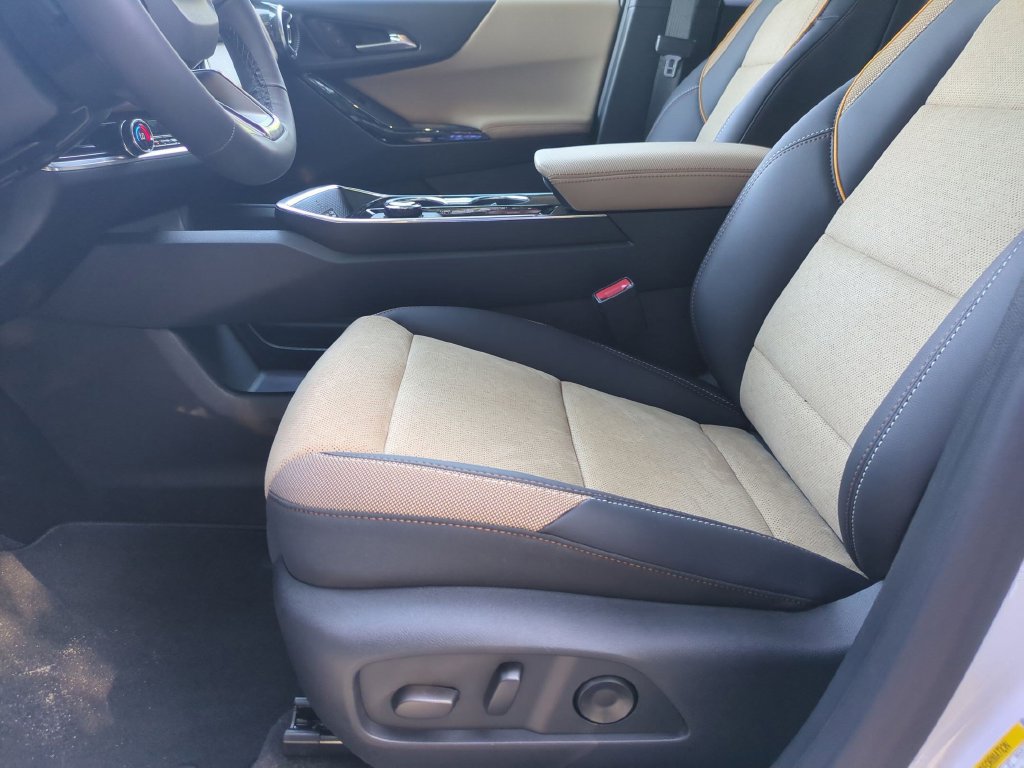 New 2027 Chevrolet Equinox ACTIV w/ Convenience Package III FWD image 15