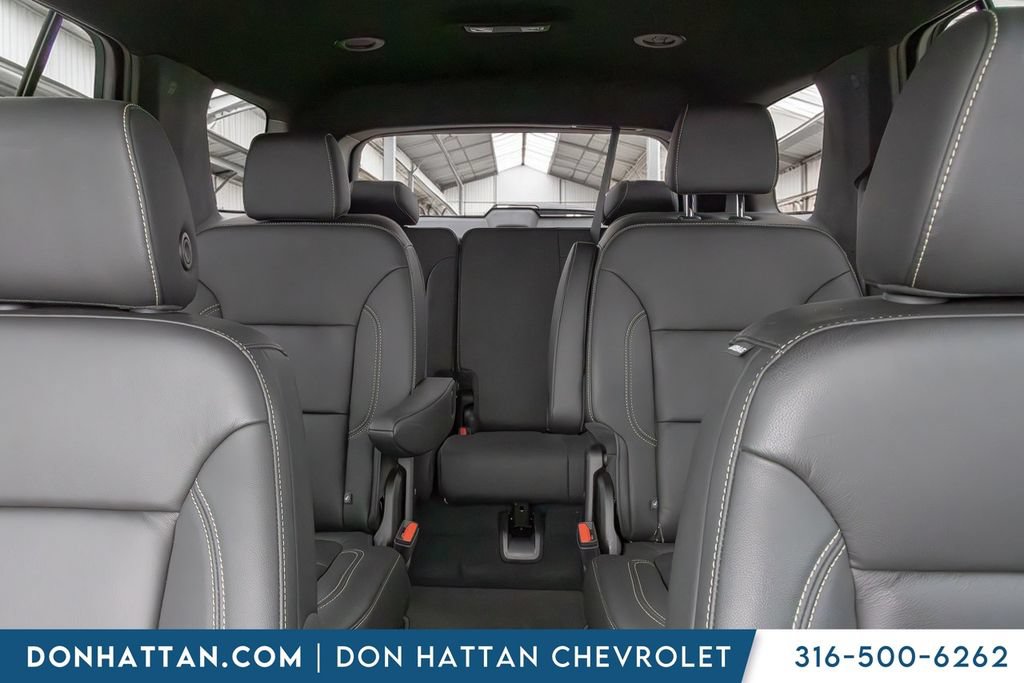 Used 2023 Chevrolet Traverse LT FWD image 15