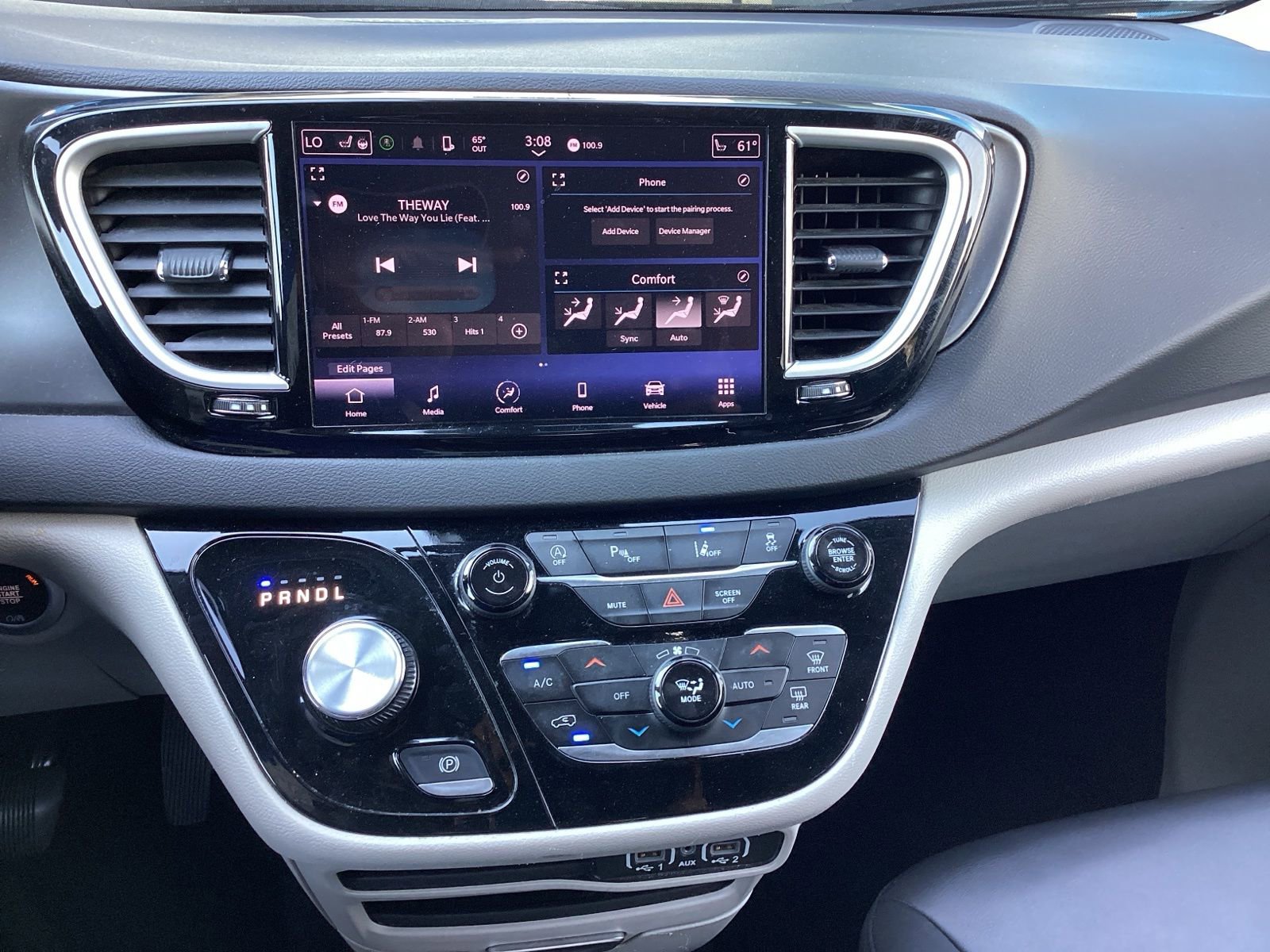 Used 2024 Chrysler Pacifica Touring-L image 15