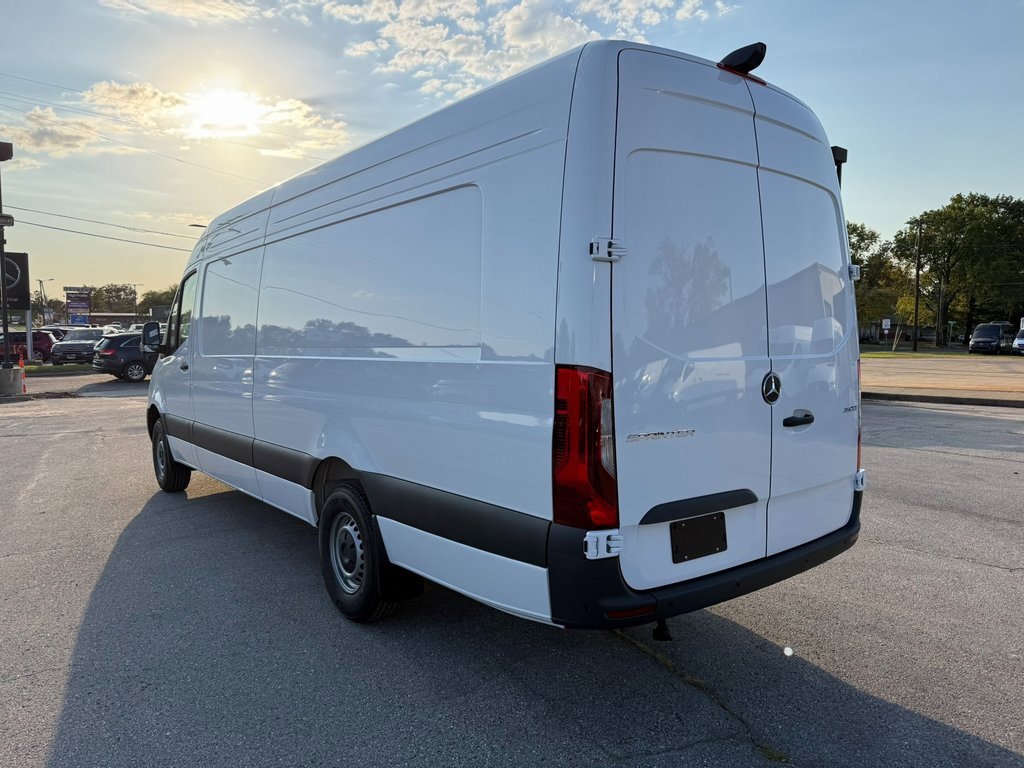 New 2025 Mercedes-Benz Sprinter 2500 image 3