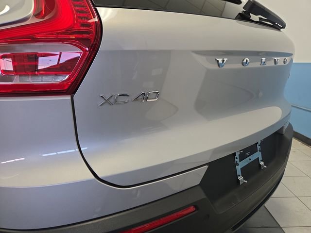 Used 2023 Volvo XC40 Recharge Ultimate image 38