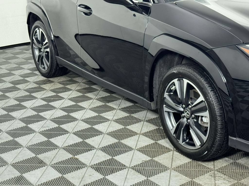 Used 2024 Lexus UX 250h AWD w/ Premium Package image 12