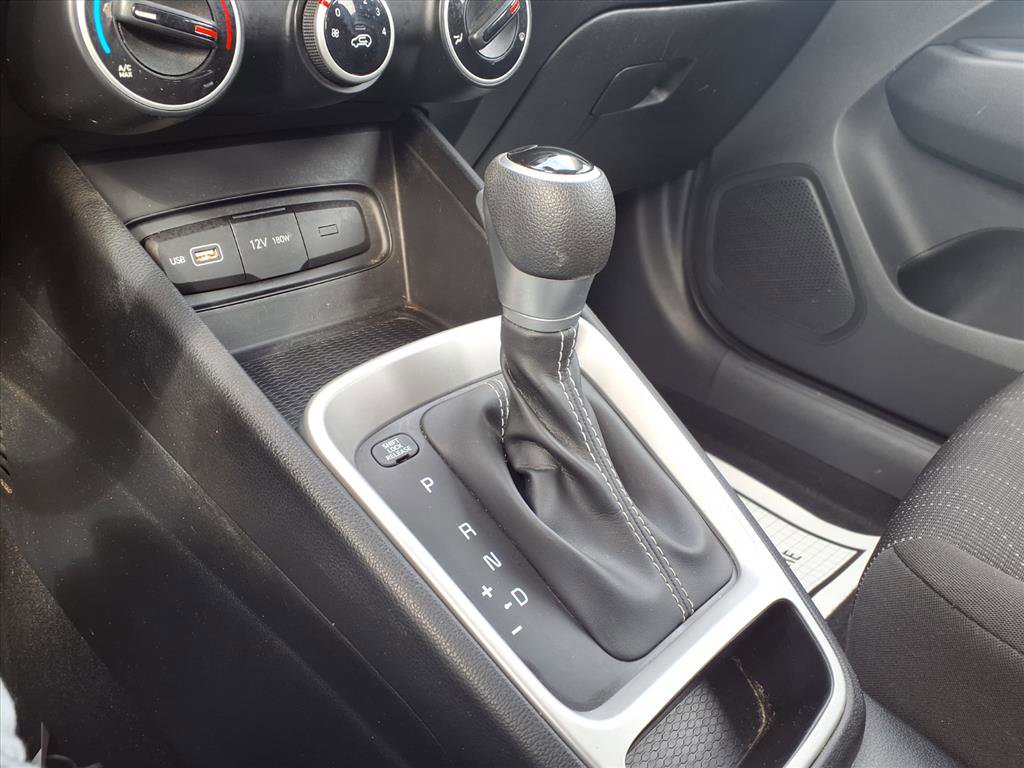 Used 2022 Hyundai Venue SE image 7