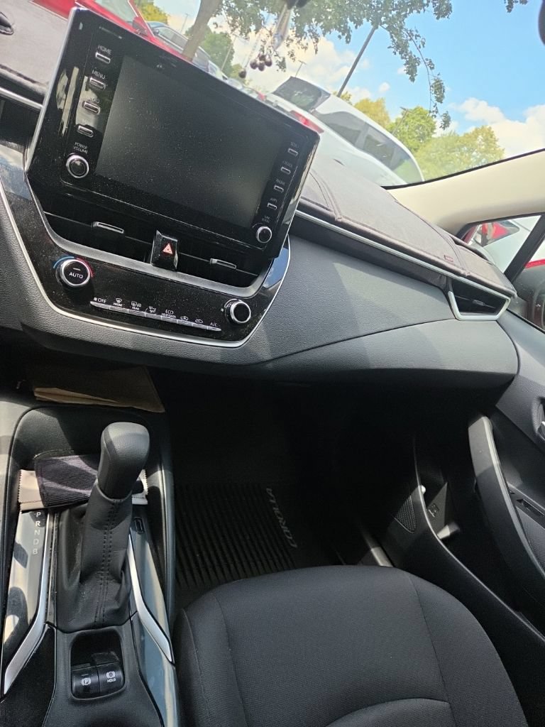 Used 2020 Toyota Corolla LE w/ LE Convenience Package FWD image 7