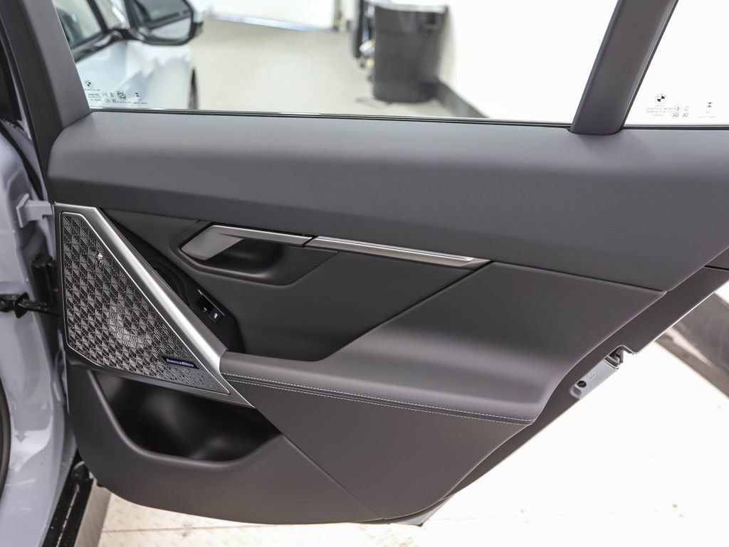 New 2026 BMW 550e xDrive image 25