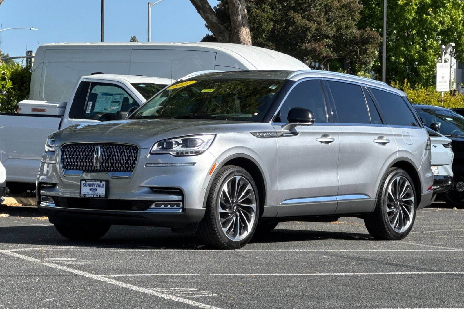 Used 2021 Lincoln Aviator Reserve w/ Equipment Group 202A AWD/4WD image 8