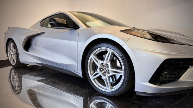 Used 2023 Chevrolet Corvette Stingray Premium Cpe w/ Z51 Performance Package image 18