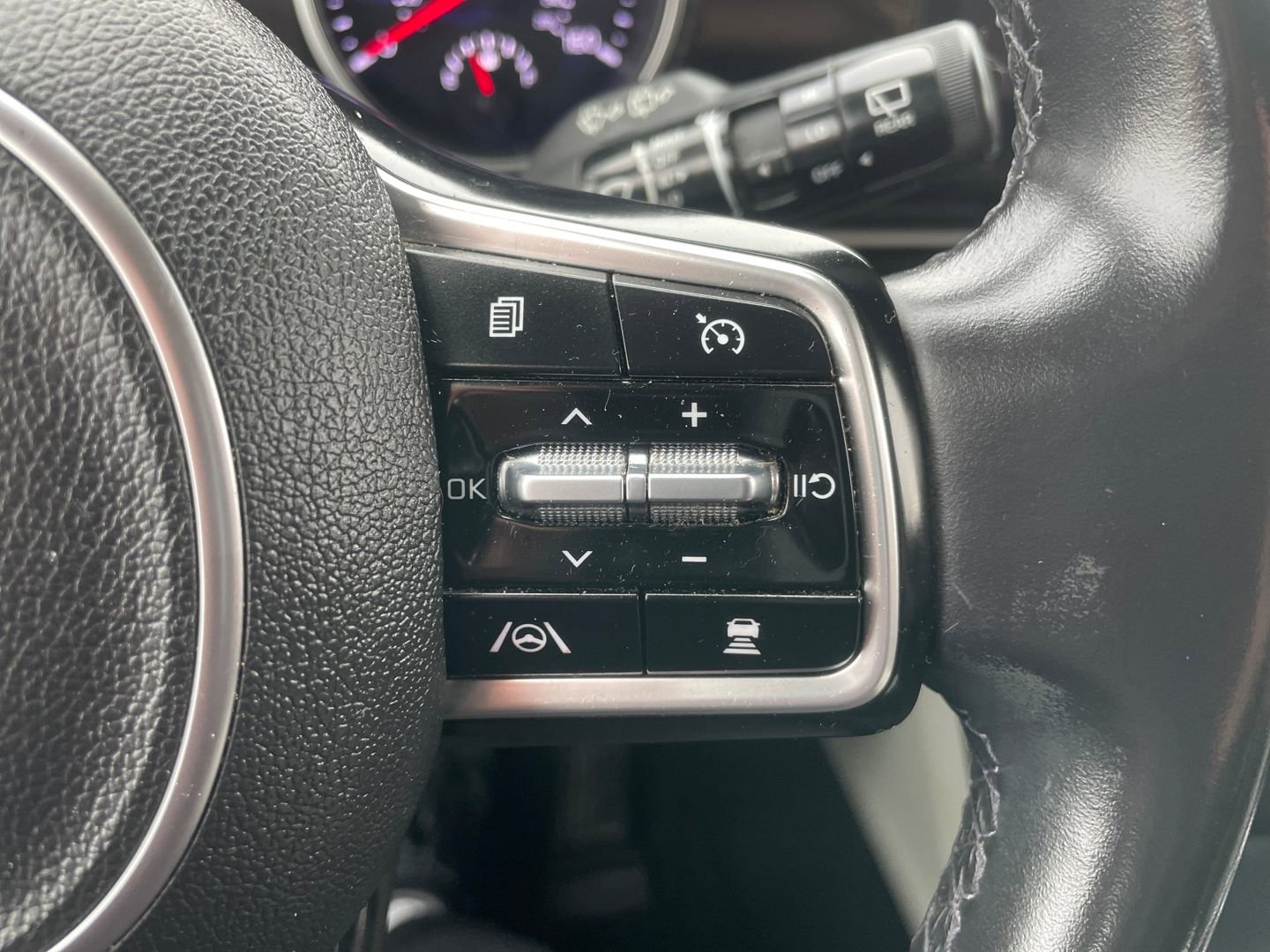 Used 2022 Kia Carnival SX image 28