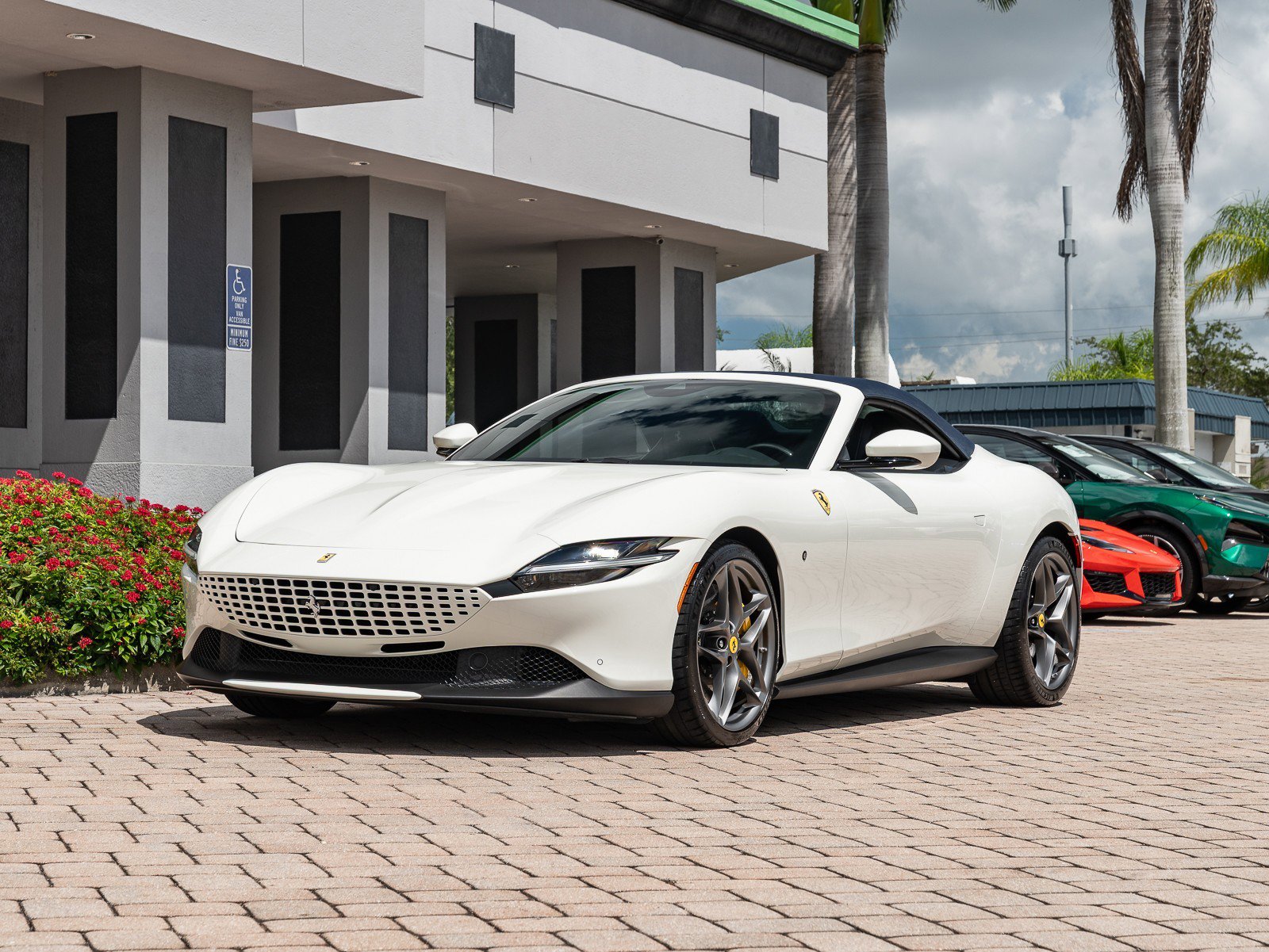 Used 2024 Ferrari Roma Spider image 38
