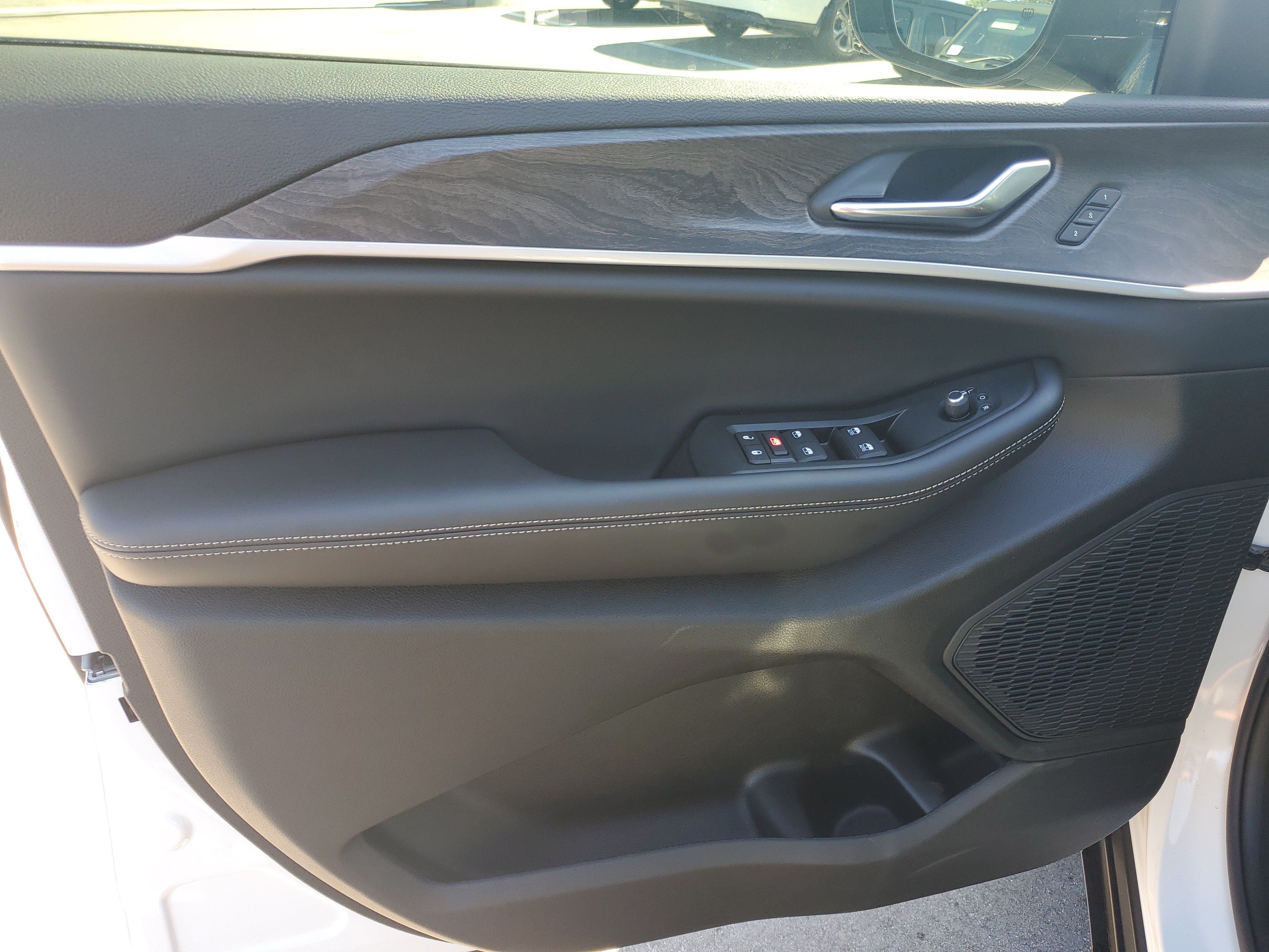 New 2026 Jeep Grand Cherokee Limited RWD image 11