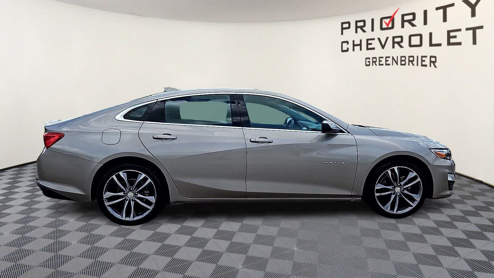 Used 2023 Chevrolet Malibu LT w/ Driver Confidence Package FWD image 9